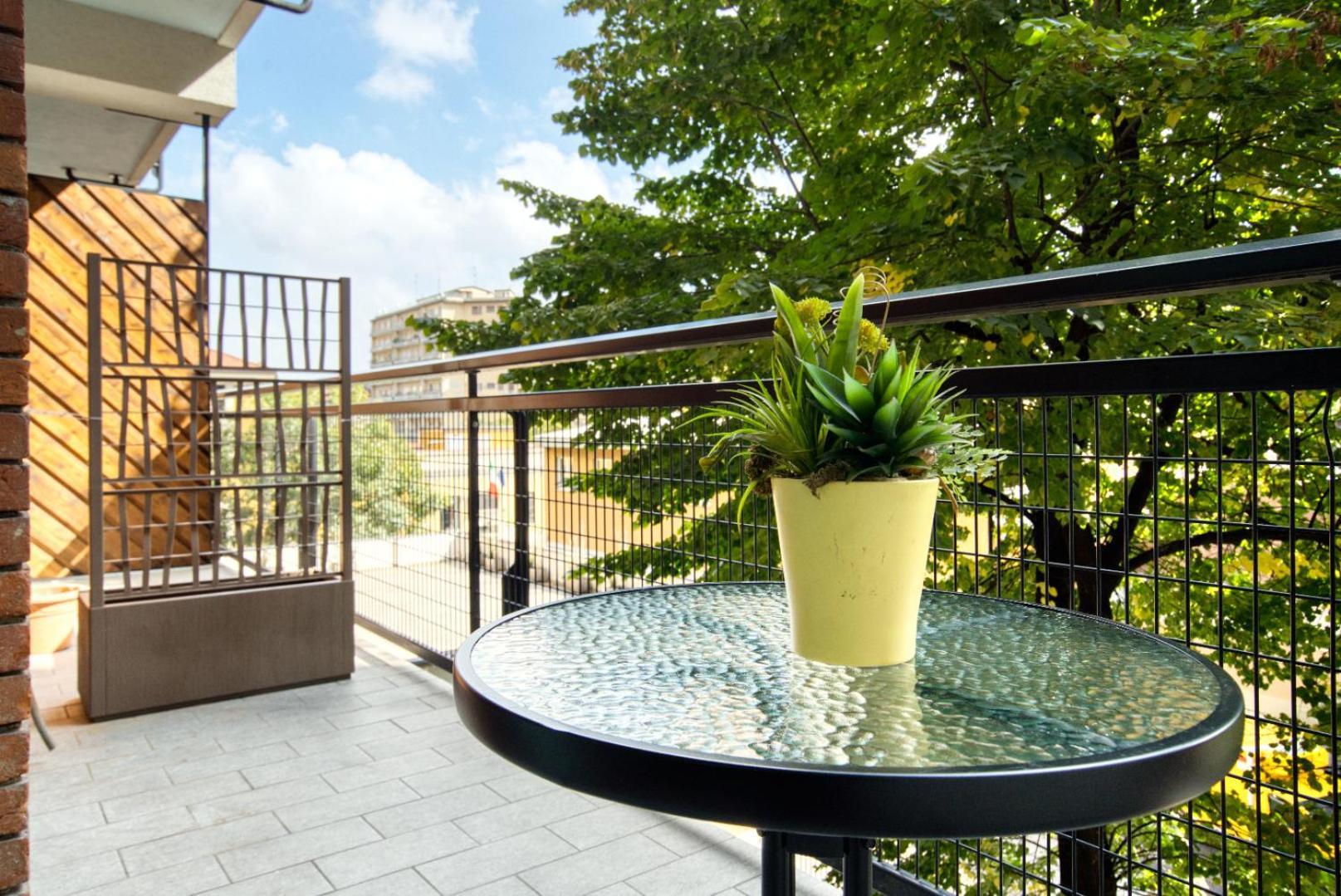 Italianflat - Elegant Suites With Balcony In Navigli Милан Экстерьер фото